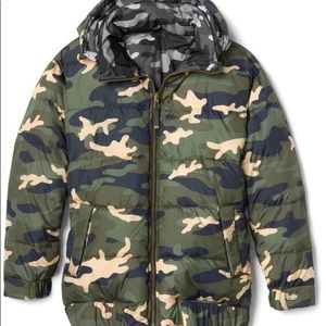 Reversible Gap camo puffer jacket